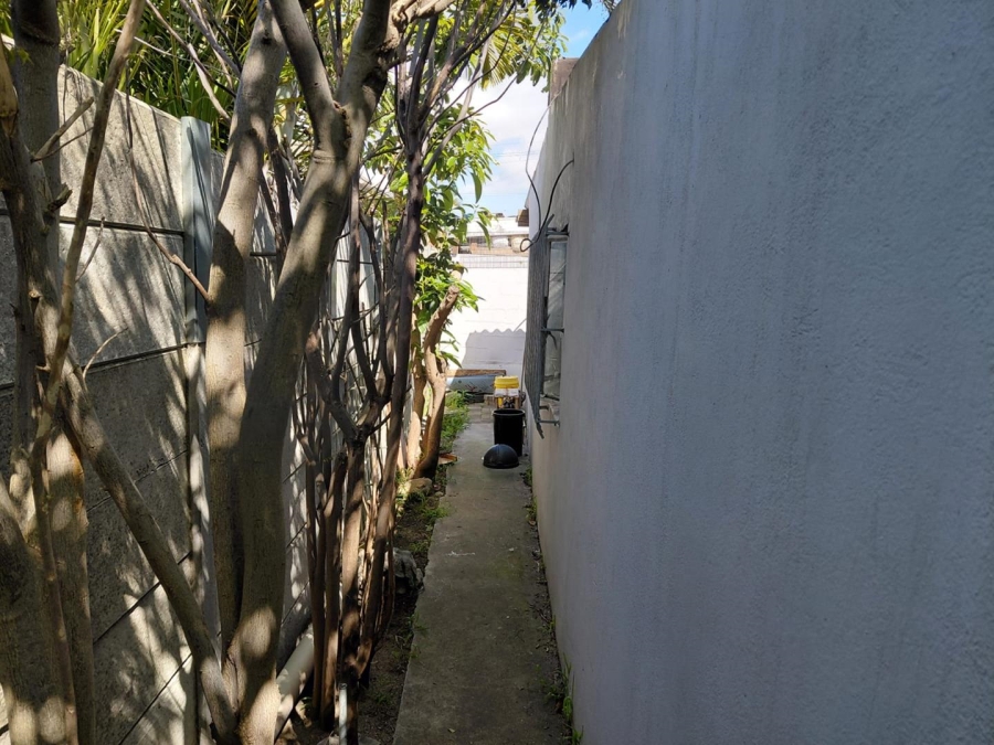 To Let 1 Bedroom Property for Rent in Parow Western Cape